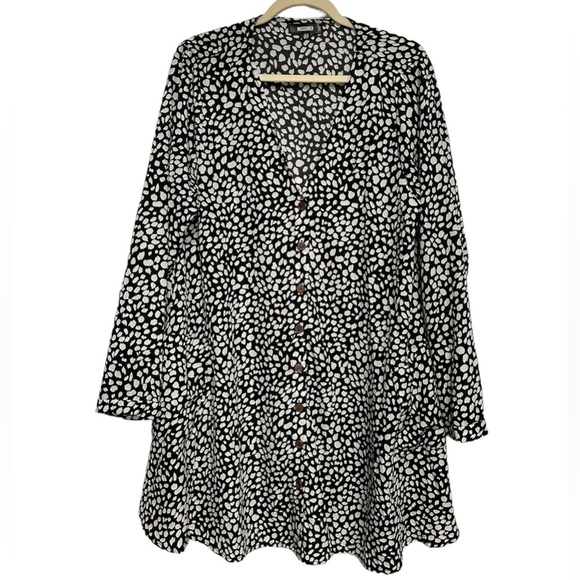 Black Dalmatian Button Down Long Sleeve Smock Dress - Picture 5 of 6